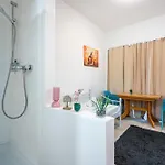 Aldars Urban Trio Suite Nr. 9 Apart Otel *