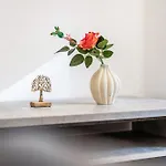 Aldars Urban Trio Suite Nr. 9