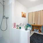 Aldars Urban Trio Suite Nr. 9 Appart hôtel *