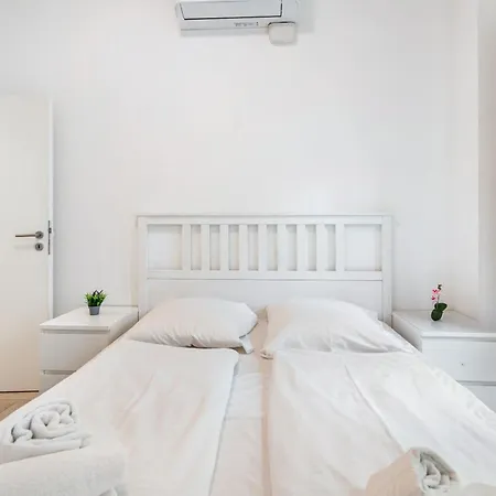 Aldars Urban Trio Suite Nr. 9 Apart Otel